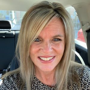 Meet your Posher, Dana